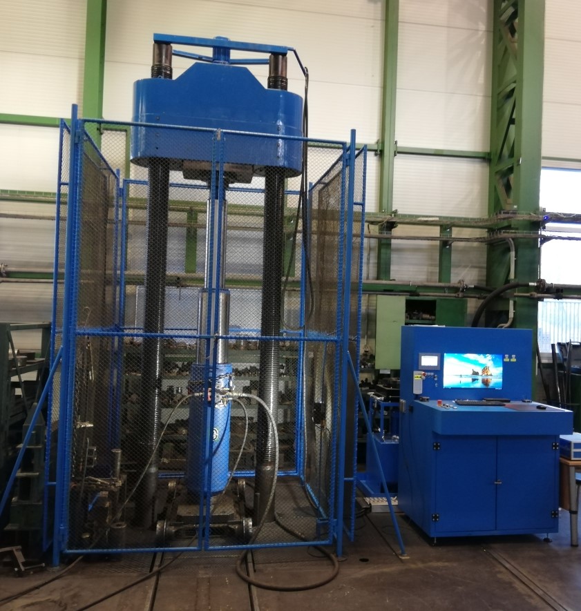 Dlaždice - Hydraulic props and cylinders Testing room for hydraulic props